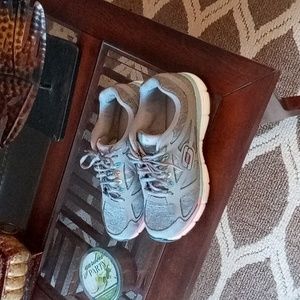 Skechers sneakers